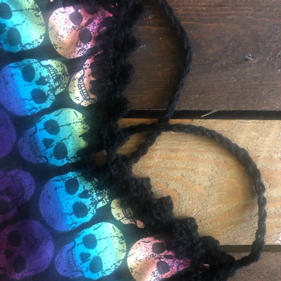 🖤 Handmade Skull Crochet Crop Top. - Picture 5 of 6
